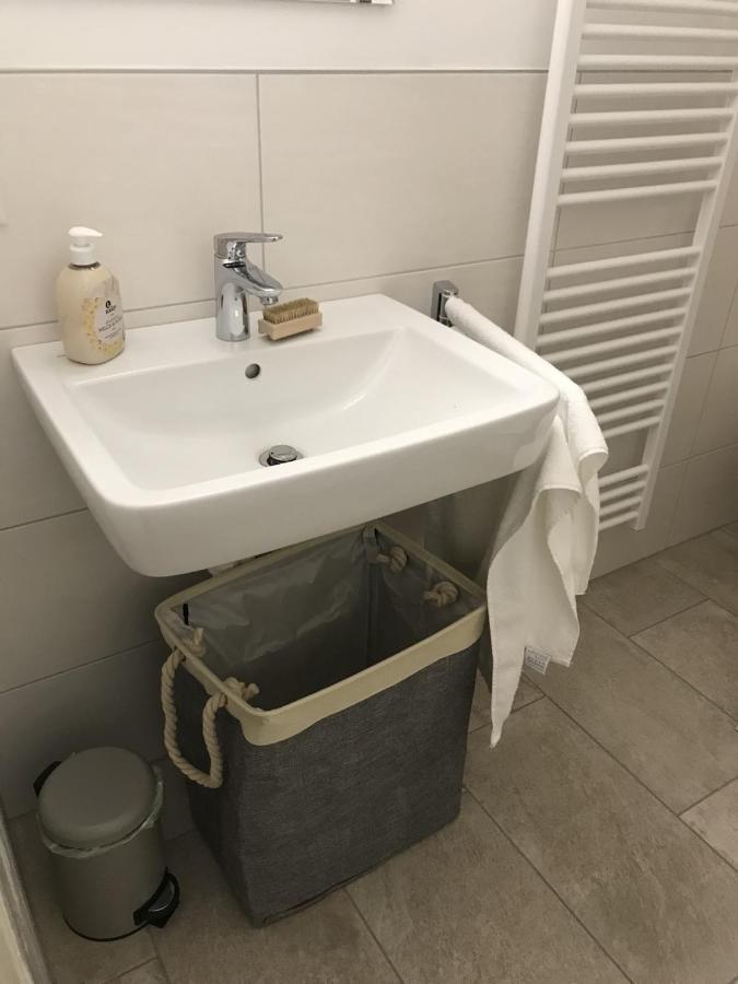 Schoenes Ferienappartment In Zell Am See: Zentral Gelegen Und Naehe Der Areitbahn Und Dem Zeller See מראה חיצוני תמונה